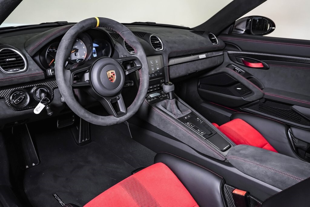 2024 Porsche Boxster Spyder photo 4