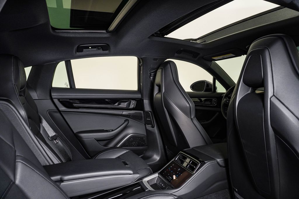 2026 Porsche Panamera 4 E-Hybrid - Photo 15