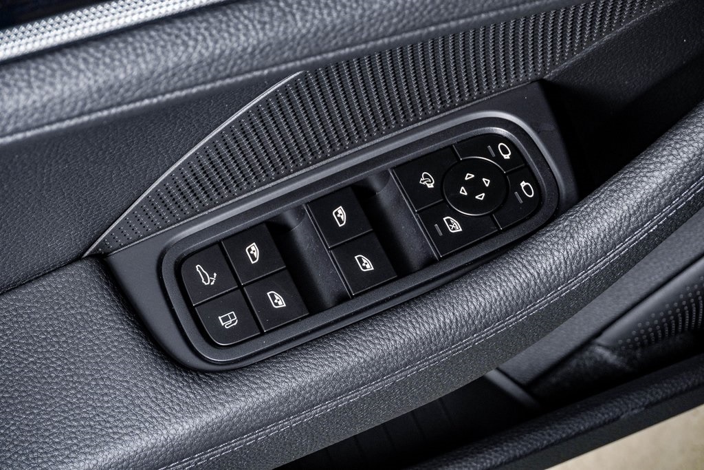 2026 Porsche Panamera 4 E-Hybrid - Photo 27