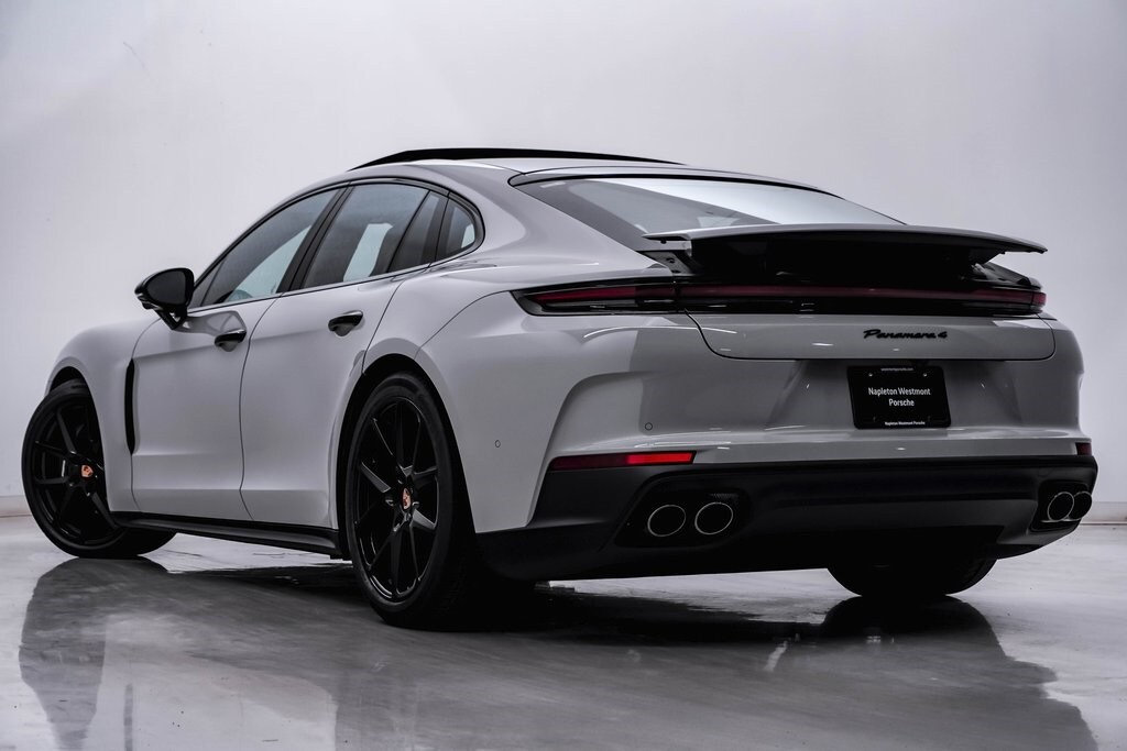 2025 Porsche Panamera 4 photo 3