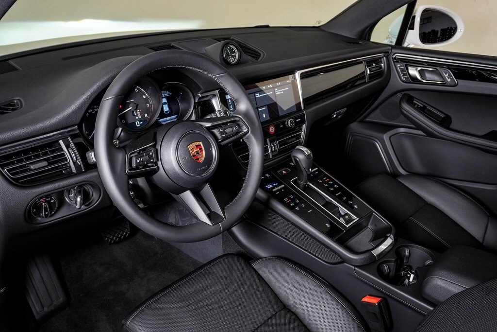 New 2026 Porsche Macan  SUV