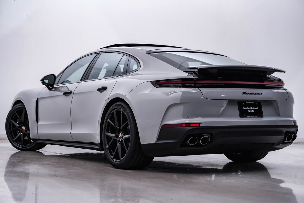 2025 Porsche Panamera 4 photo 3