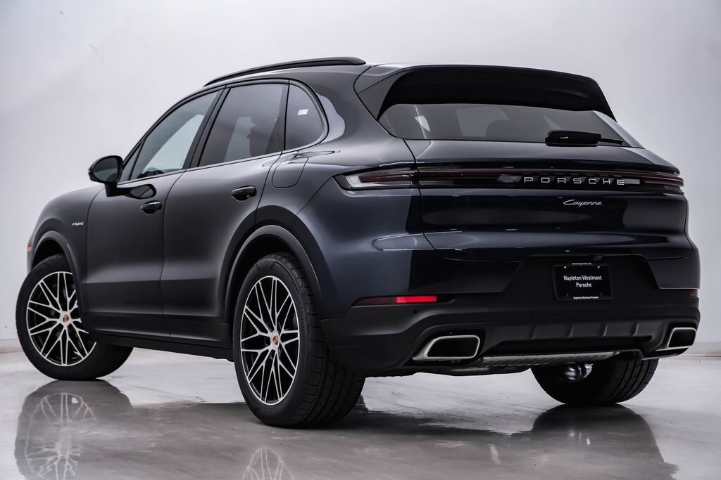 2025 Porsche Cayenne E-Hybrid photo 3