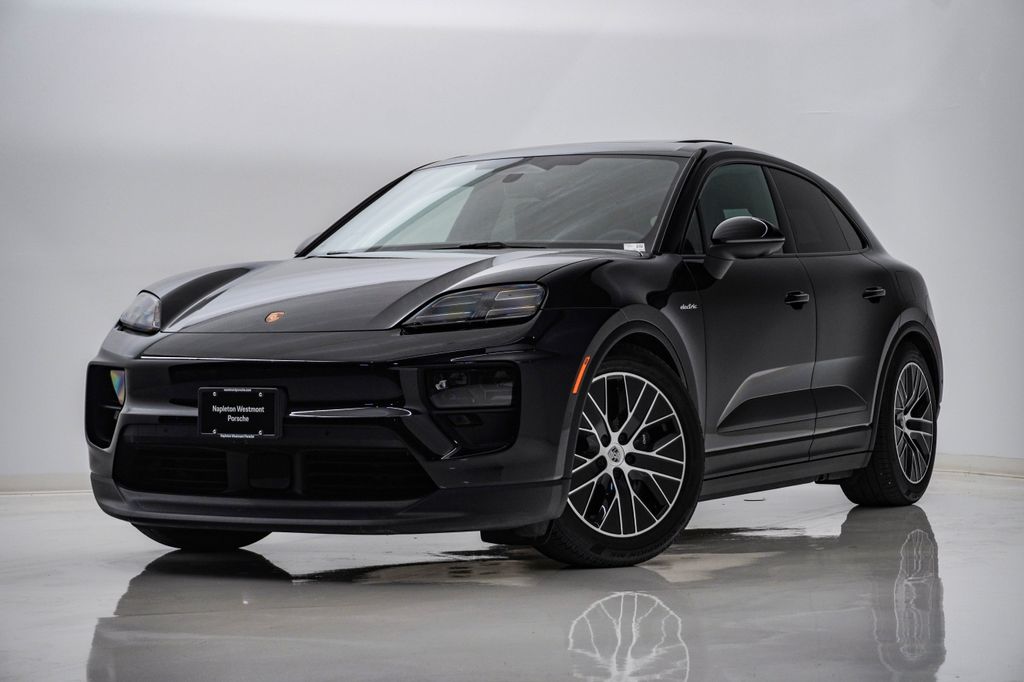 2025 Porsche Macan Base