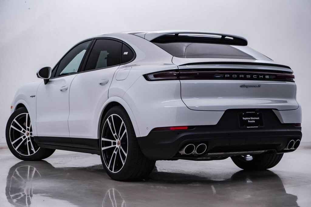 2026 Porsche Cayenne S E-Hybrid Coupe photo 3