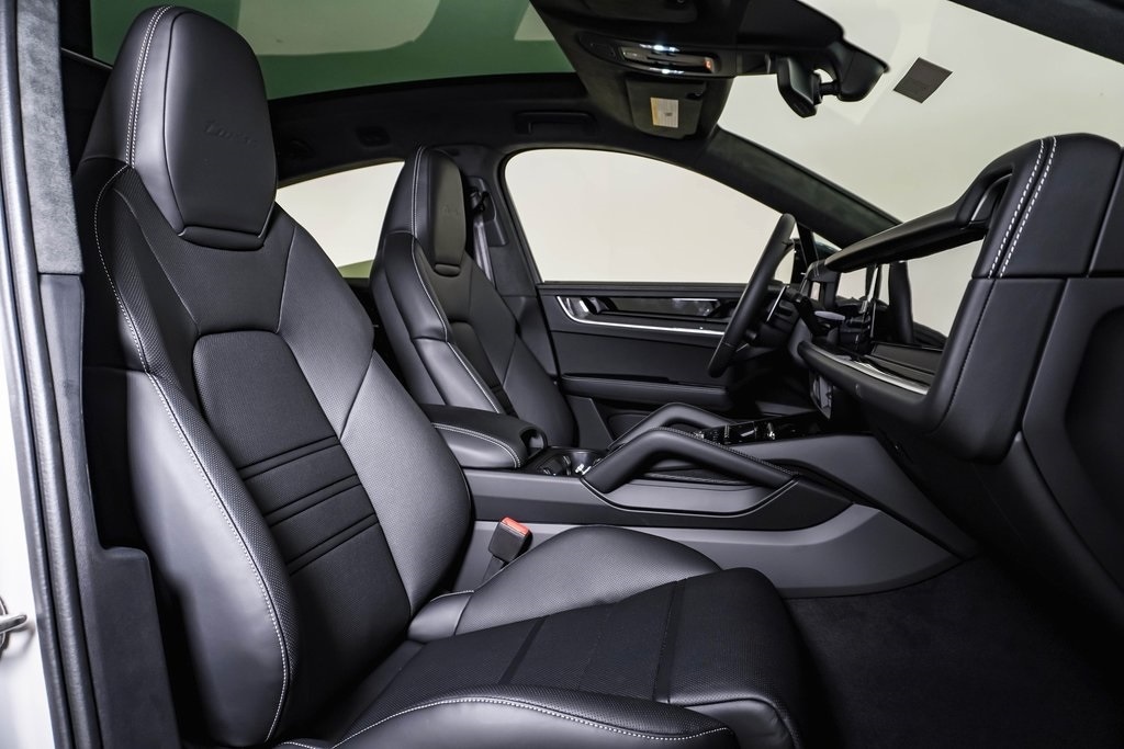 2026 Porsche Cayenne Coup Turbo E-Hybrid - Photo 15