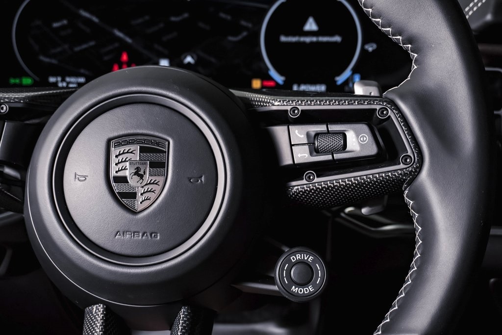 2025 Porsche Cayenne Coup Turbo E-Hybrid - Photo 19