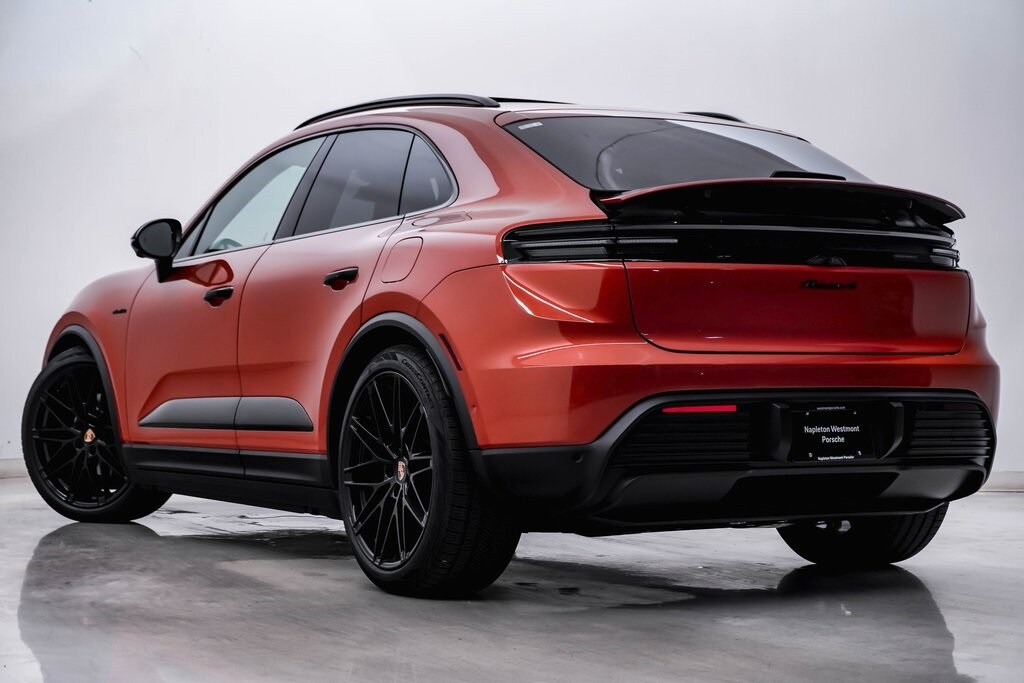 2025 Porsche Macan 4 Electric photo 3