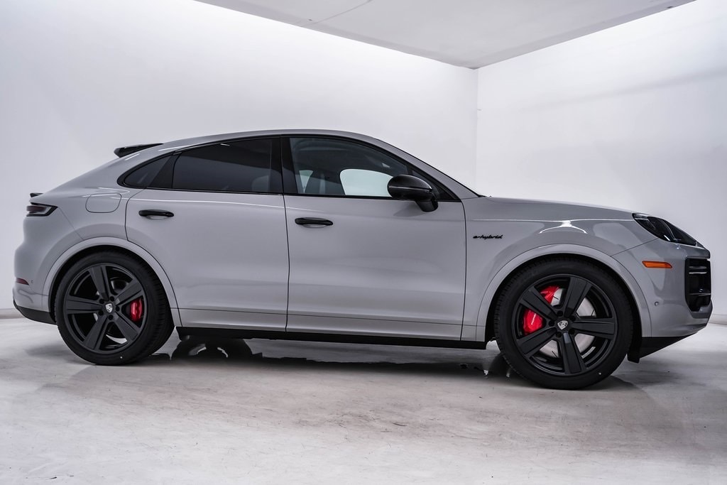 2025 Porsche Cayenne Coup Turbo E-Hybrid - Photo 9