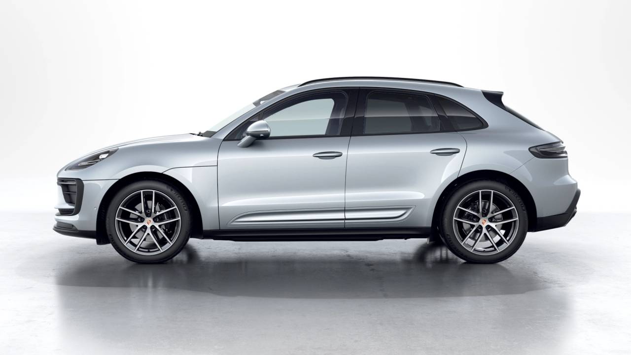 2026 Porsche Macan T photo 2
