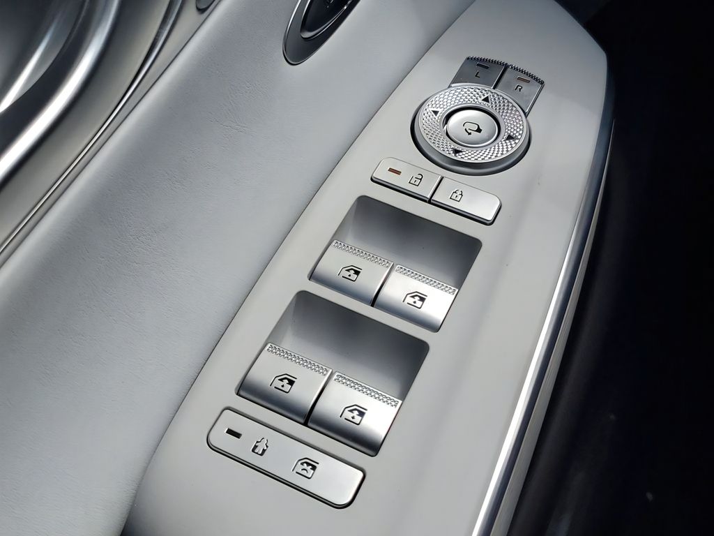2026 GENESIS GV70 Advanced - Photo 18