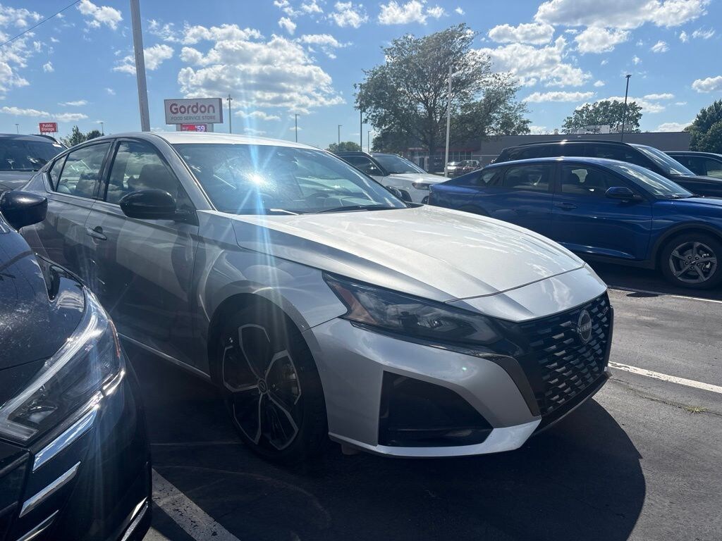 Used 2024 Nissan Altima 2.5 SR Sedan