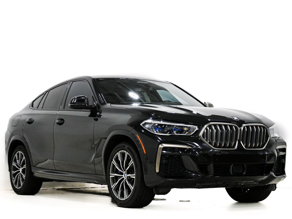 2022 BMW X6 M50i's photo