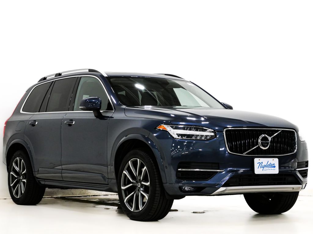 2018 Volvo XC90 Momentum