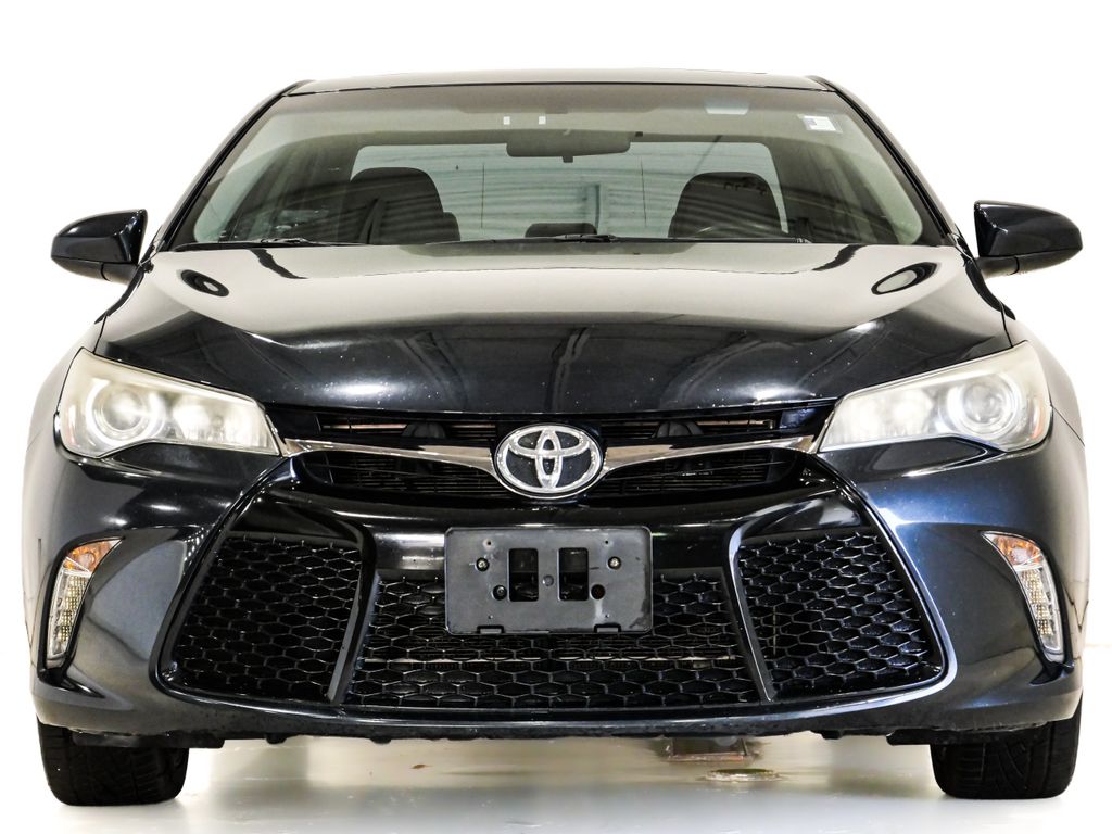 Used 2015 Toyota Camry XSE with VIN 4T1BF1FK3FU889203 for sale in Lansing, IL