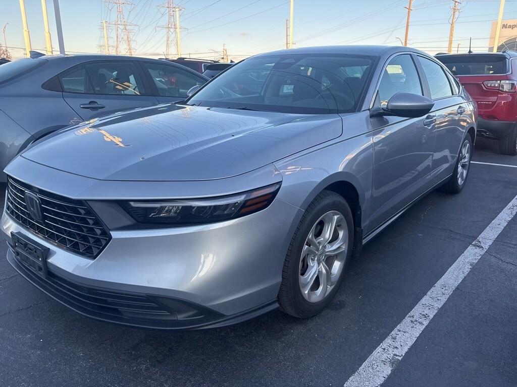 2023 Honda Accord LX photo 3