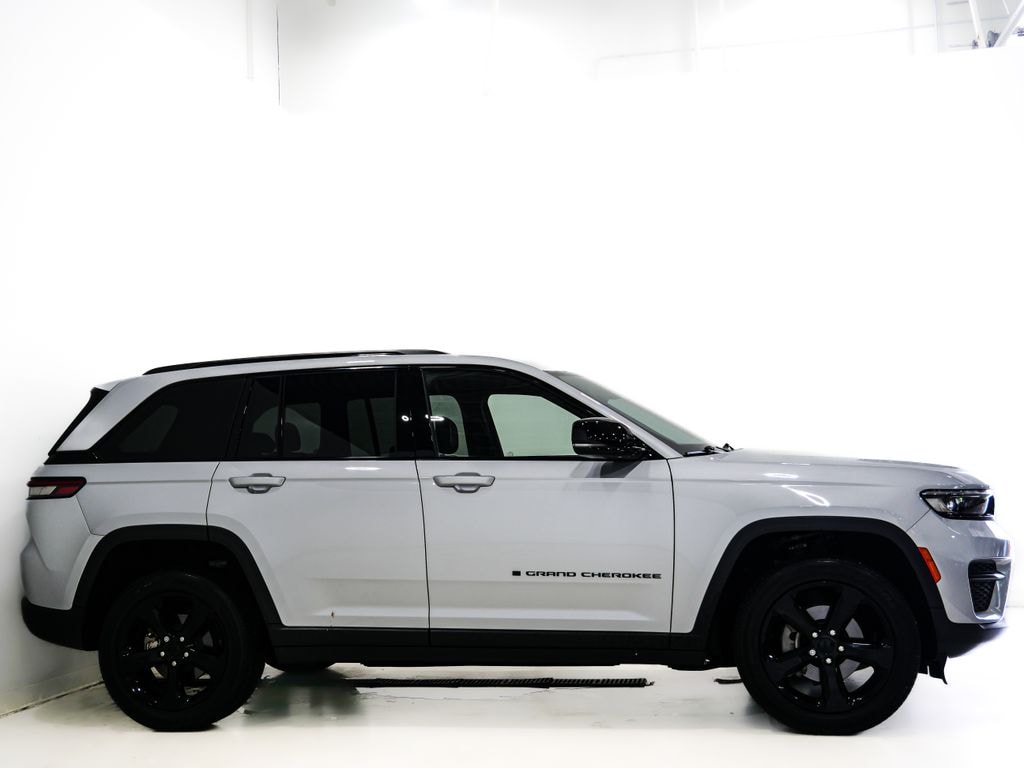 Used 2023 Jeep Grand Cherokee Altitude X SUV