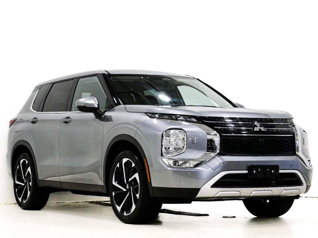 2024 Mitsubishi Outlander's photo