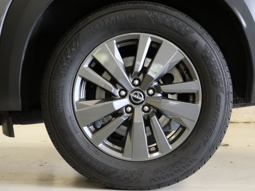 2025 Nissan Pathfinder SV - Photo 9