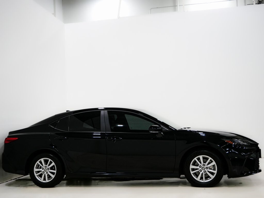 2025 Toyota Camry LE photo 2