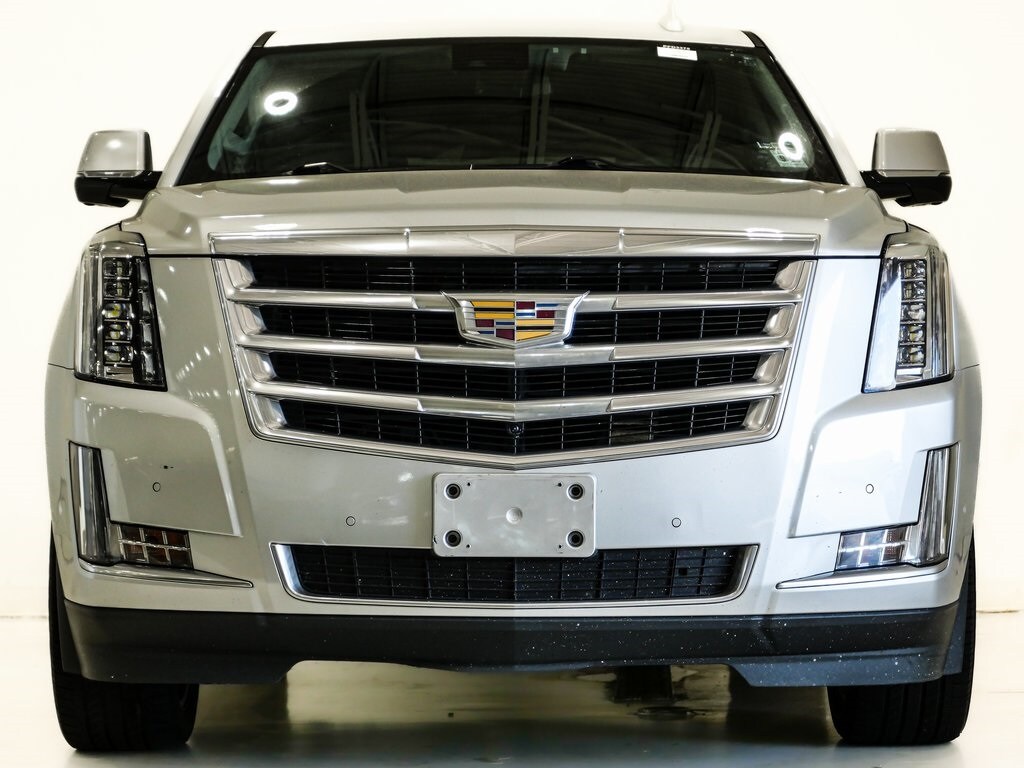 2020 Cadillac Escalade Luxury photo 2