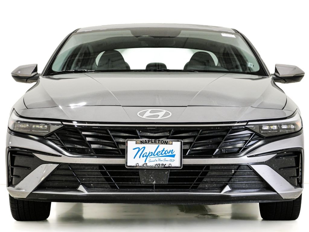 Used 2025 Hyundai Elantra Limited Sedan