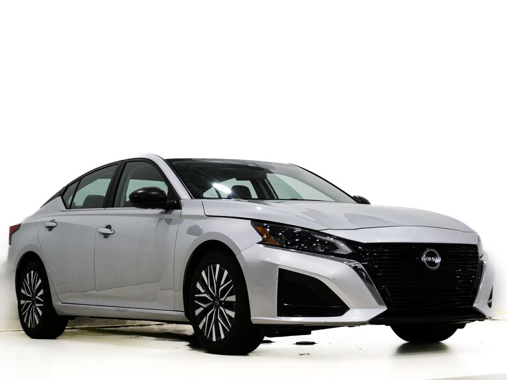 2024 Nissan Altima SV