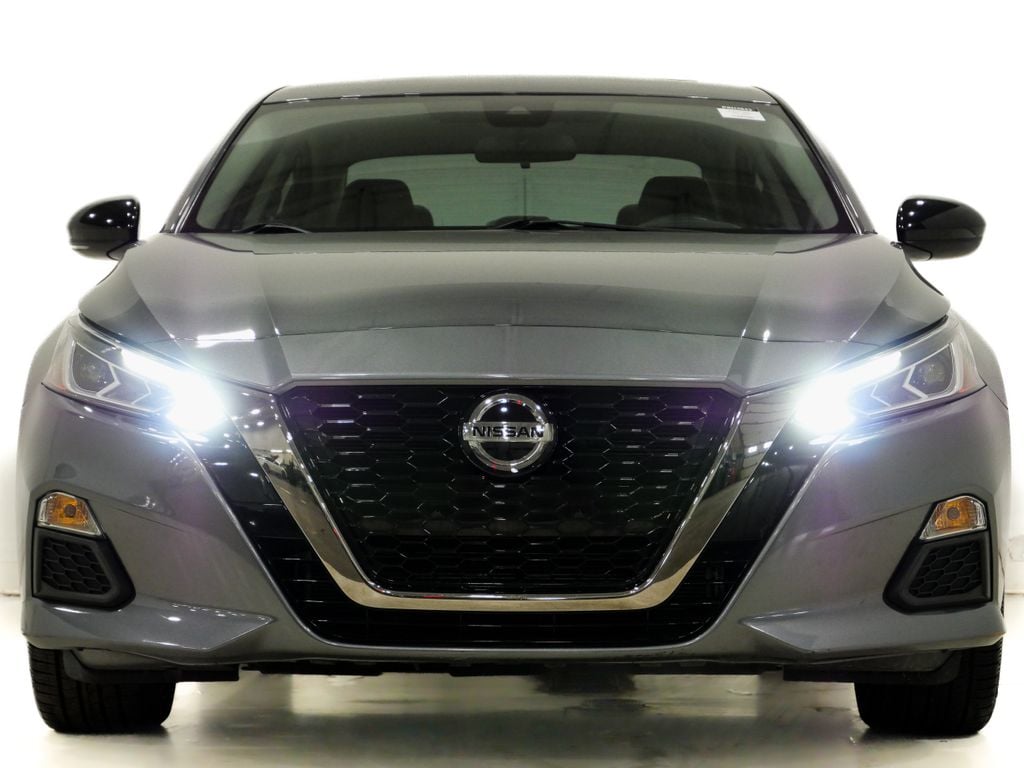 Used 2021 Nissan Altima SR with VIN 1N4BL4CW9MN378968 for sale in Lansing, IL