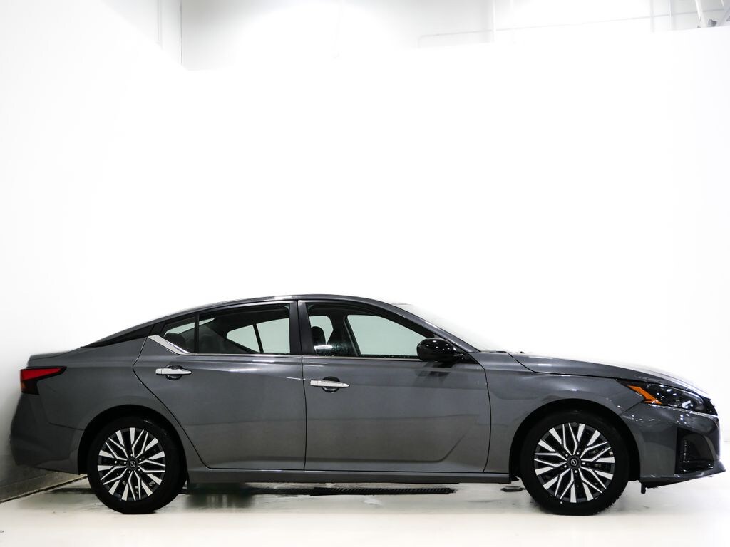 Used 2025 Nissan Altima 2.5 SV Sedan