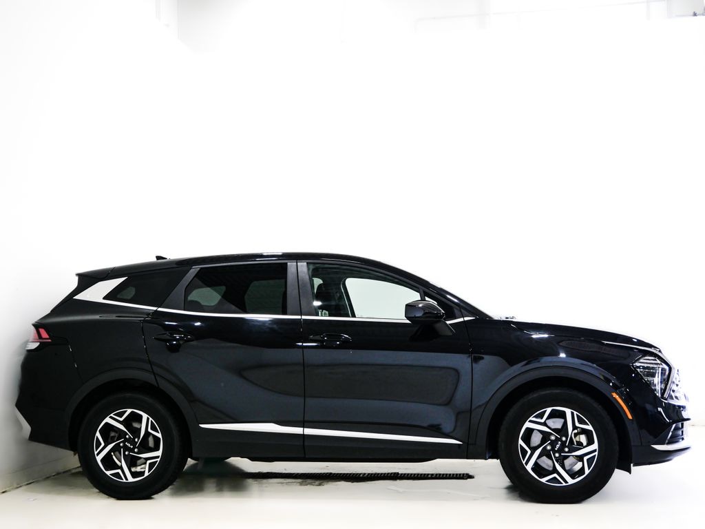 Used 2024 Kia Sportage LX SUV