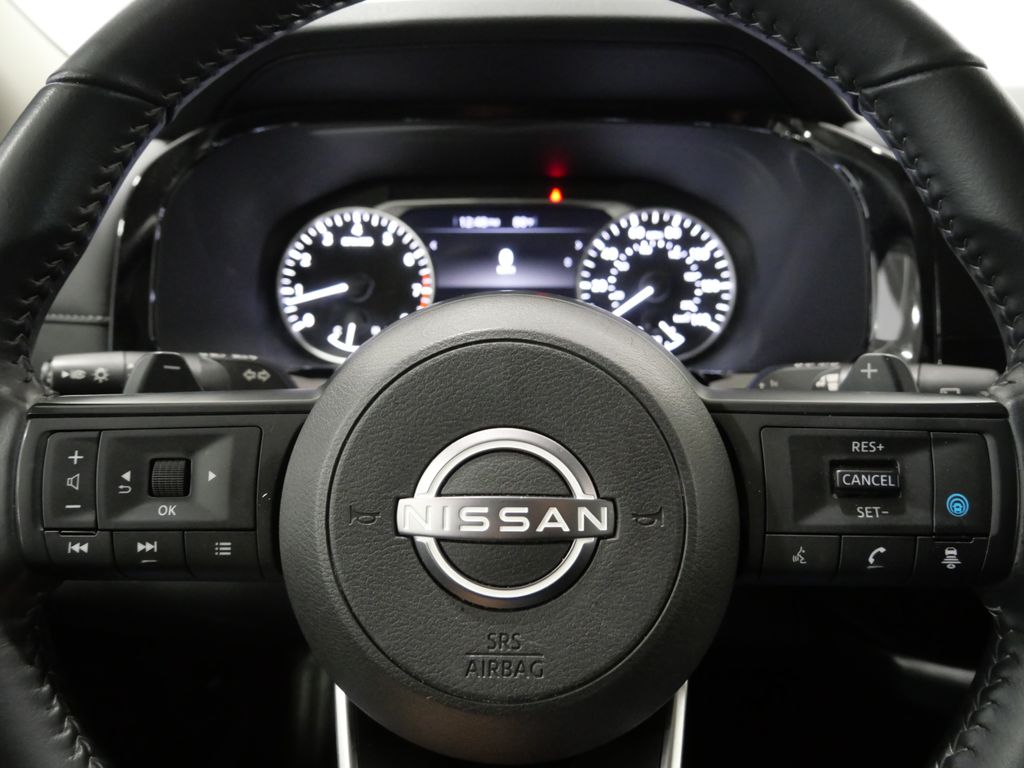 2025 Nissan Pathfinder SV - Photo 16