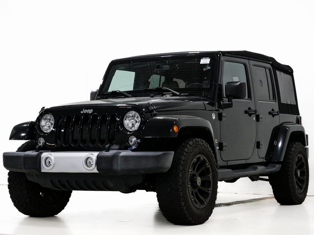 2015 Jeep Wrangler Unlimited Sahara photo 3