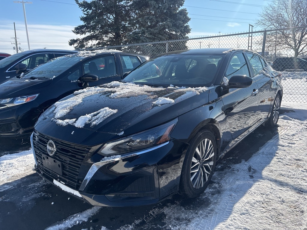 Used 2023 Nissan Altima 2.5 SV Sedan