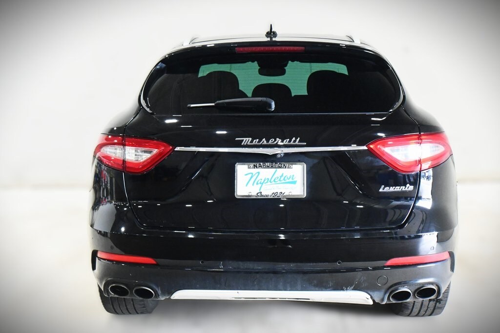 2017 Maserati Levante Base photo 4