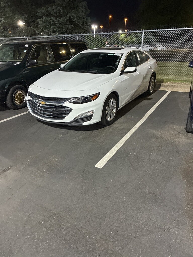2024 Chevrolet Malibu 1LT photo 2