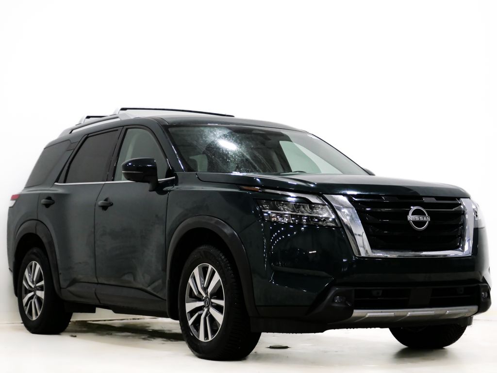 2023 Nissan Pathfinder SL