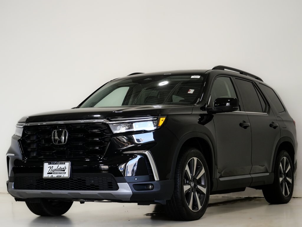2023 Honda Pilot Touring photo 3