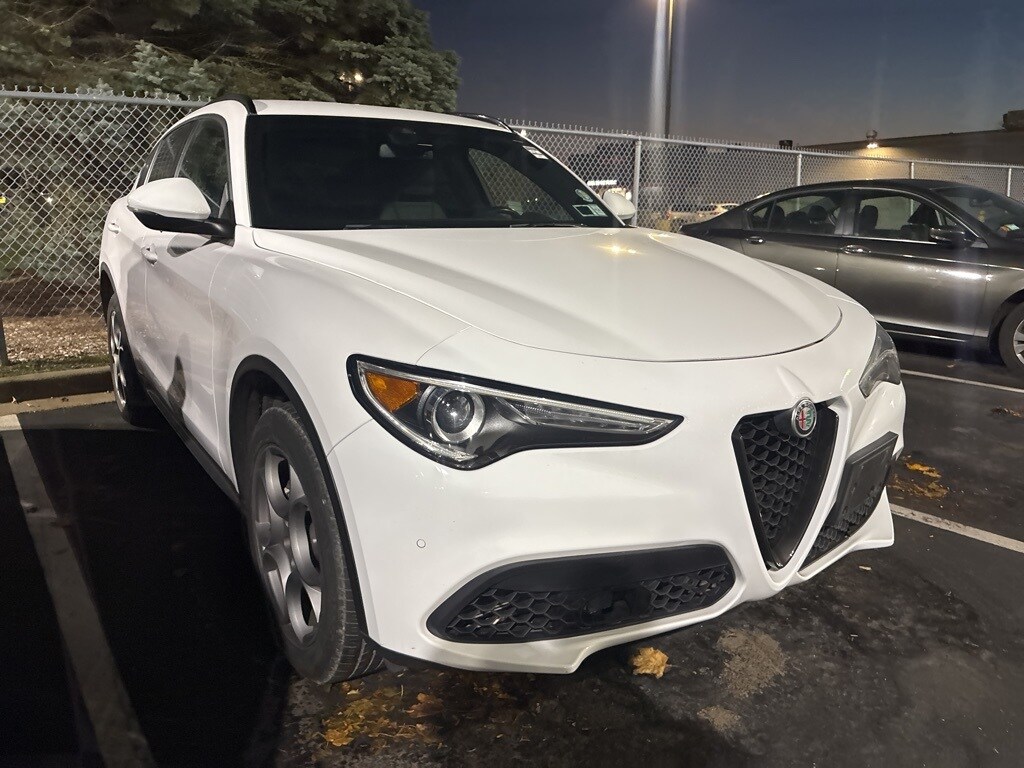 2022 Alfa Romeo Stelvio Sprint photo 2