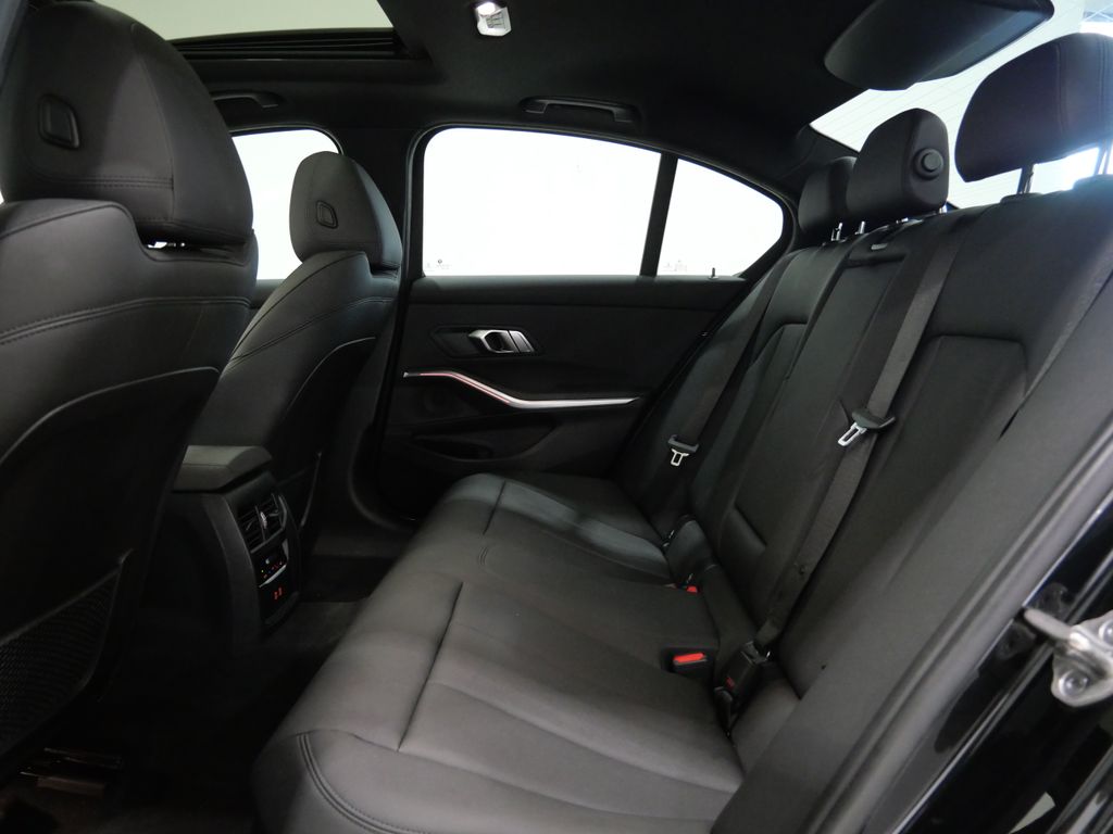 2021 BMW 3 Series 330e - Photo 24