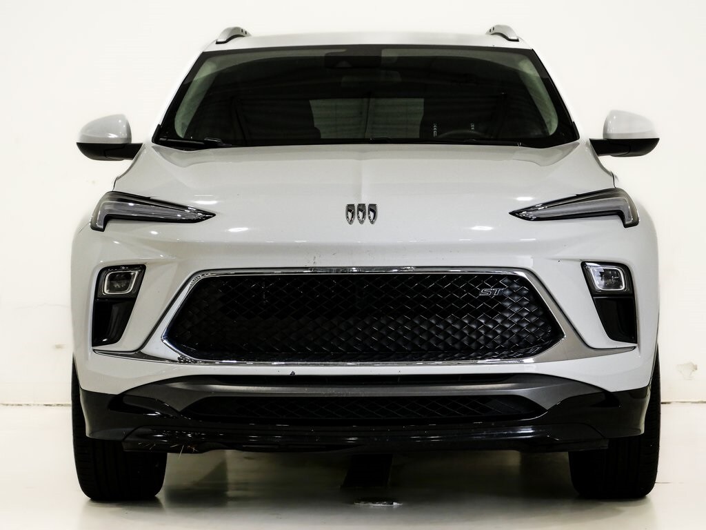 2024 Buick Encore GX Sport Touring photo 2