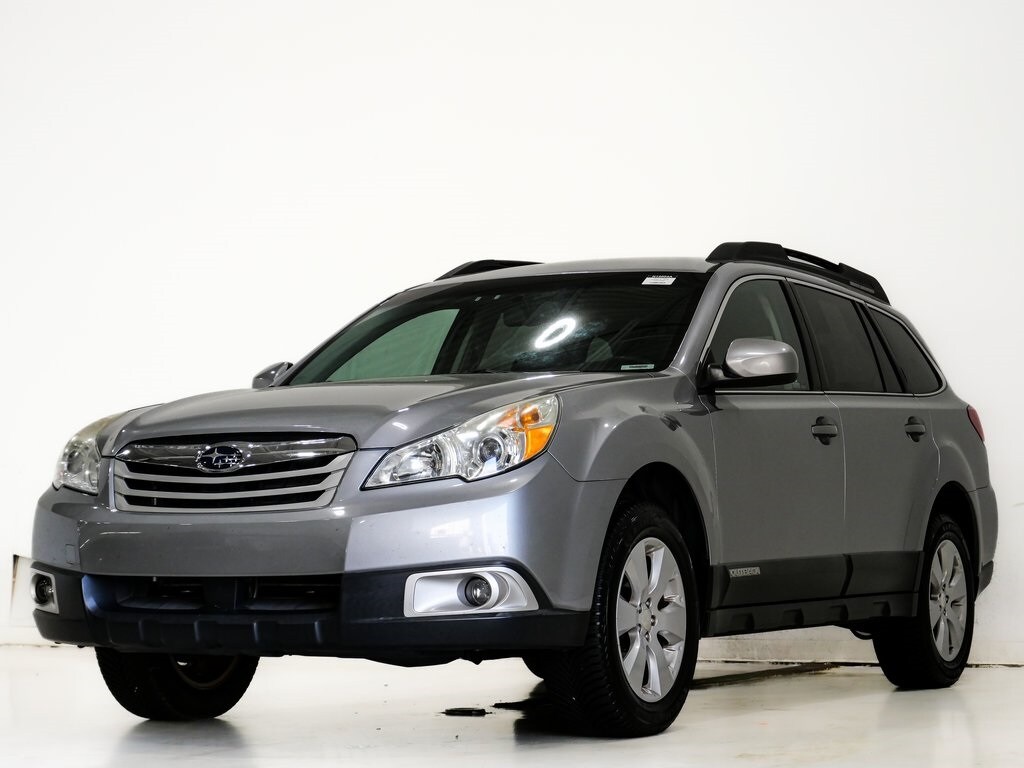 2010 Subaru Outback 2.5i Premium photo 2