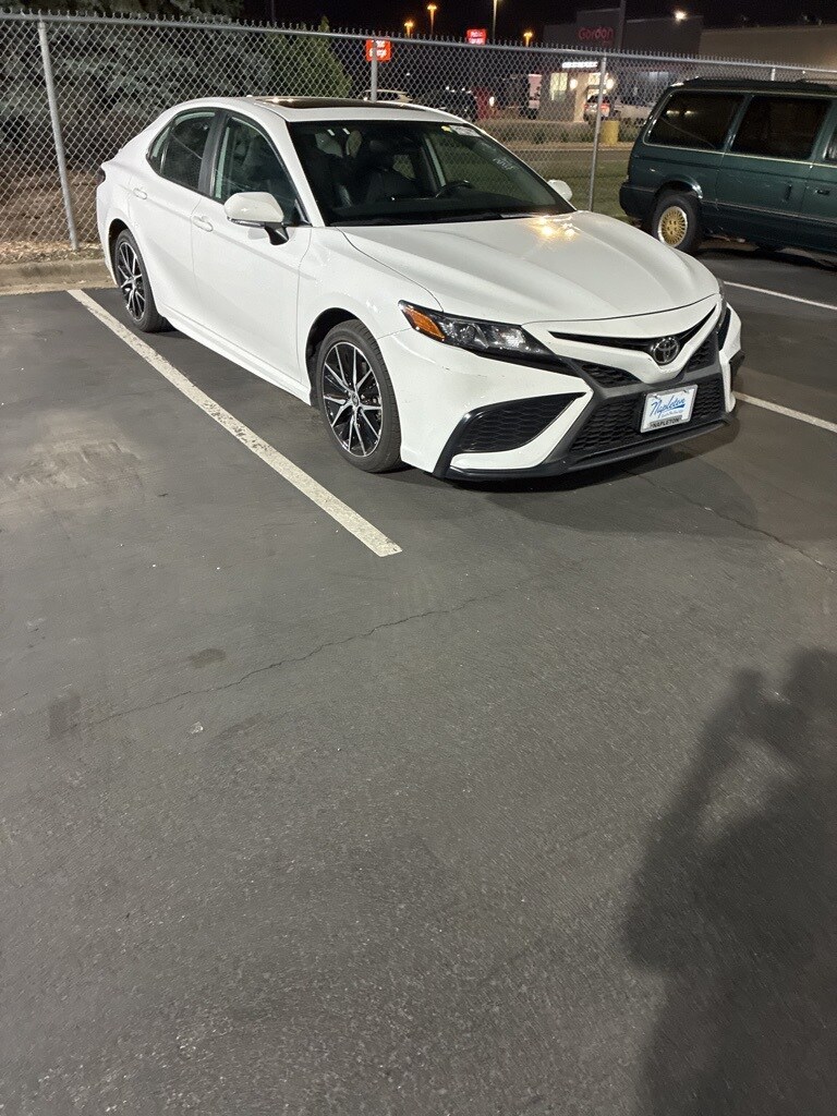 2024 Toyota Camry SE photo 2