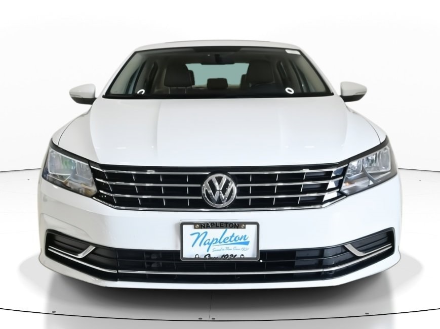 Used 2017 Volkswagen Passat SE with VIN 1VWBT7A34HC003301 for sale in Lansing, IL