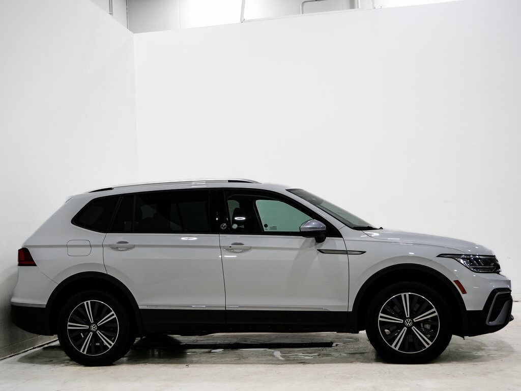 2024 Volkswagen Tiguan Wolfsburg Edition photo 4