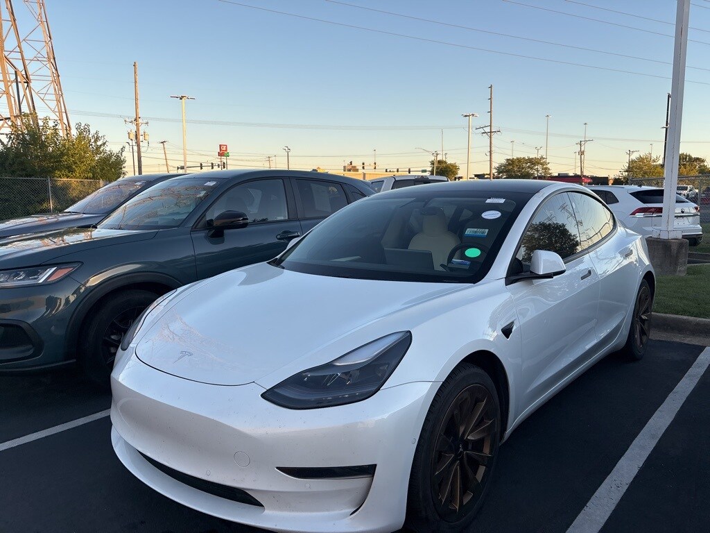 2021 Tesla Model 3 Standard Range Plus photo 3