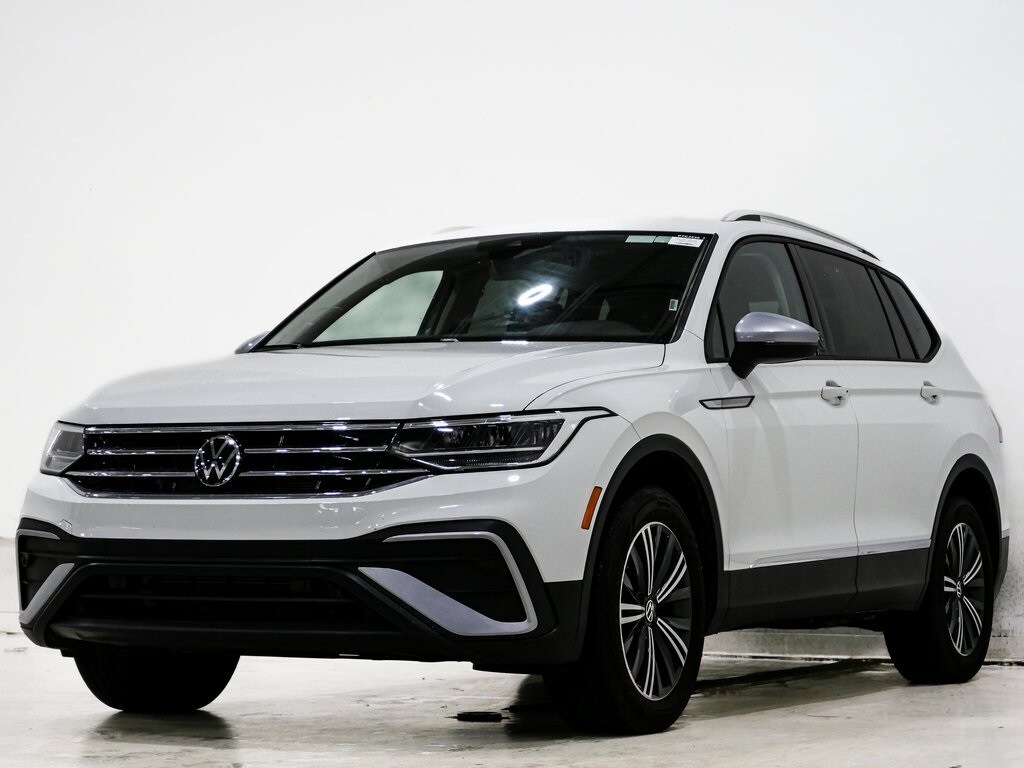 2024 Volkswagen Tiguan Wolfsburg Edition photo 3
