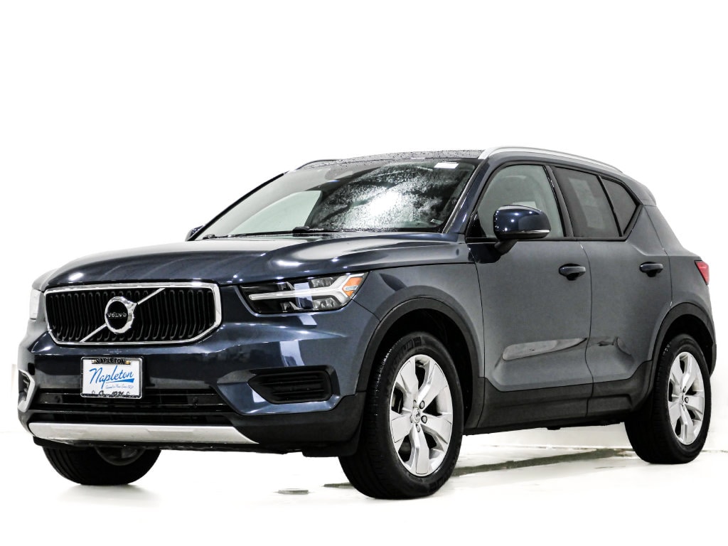 Used 2022 Volvo XC40 Momentum SUV
