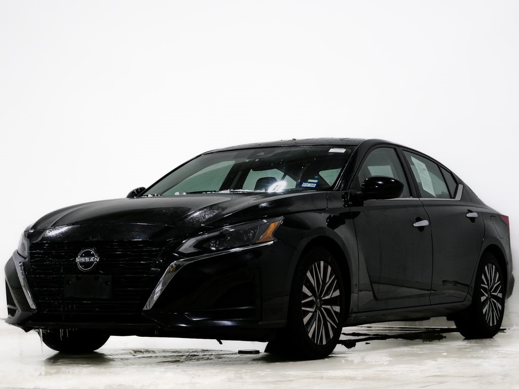 Used 2023 Nissan Altima 2.5 SV Sedan