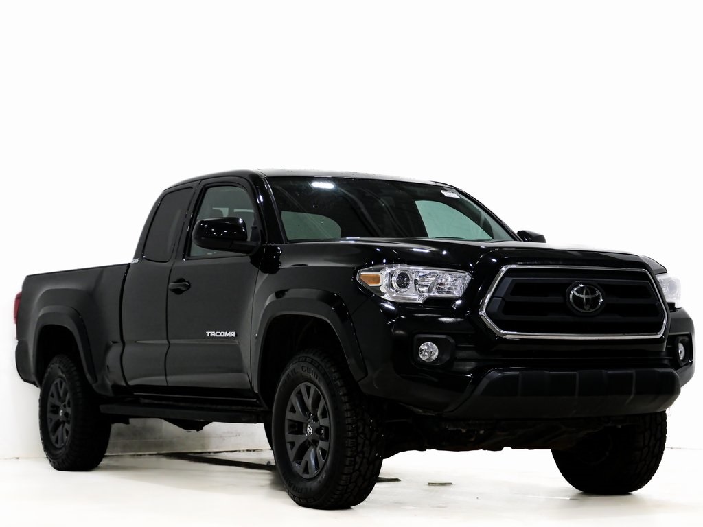 2023 Toyota Tacoma SR5's photo