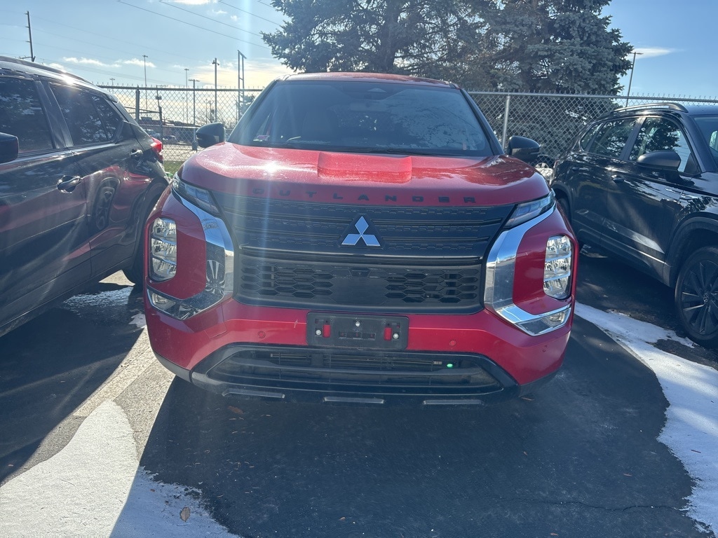 2024 Mitsubishi Outlander SE Black Edition's photo